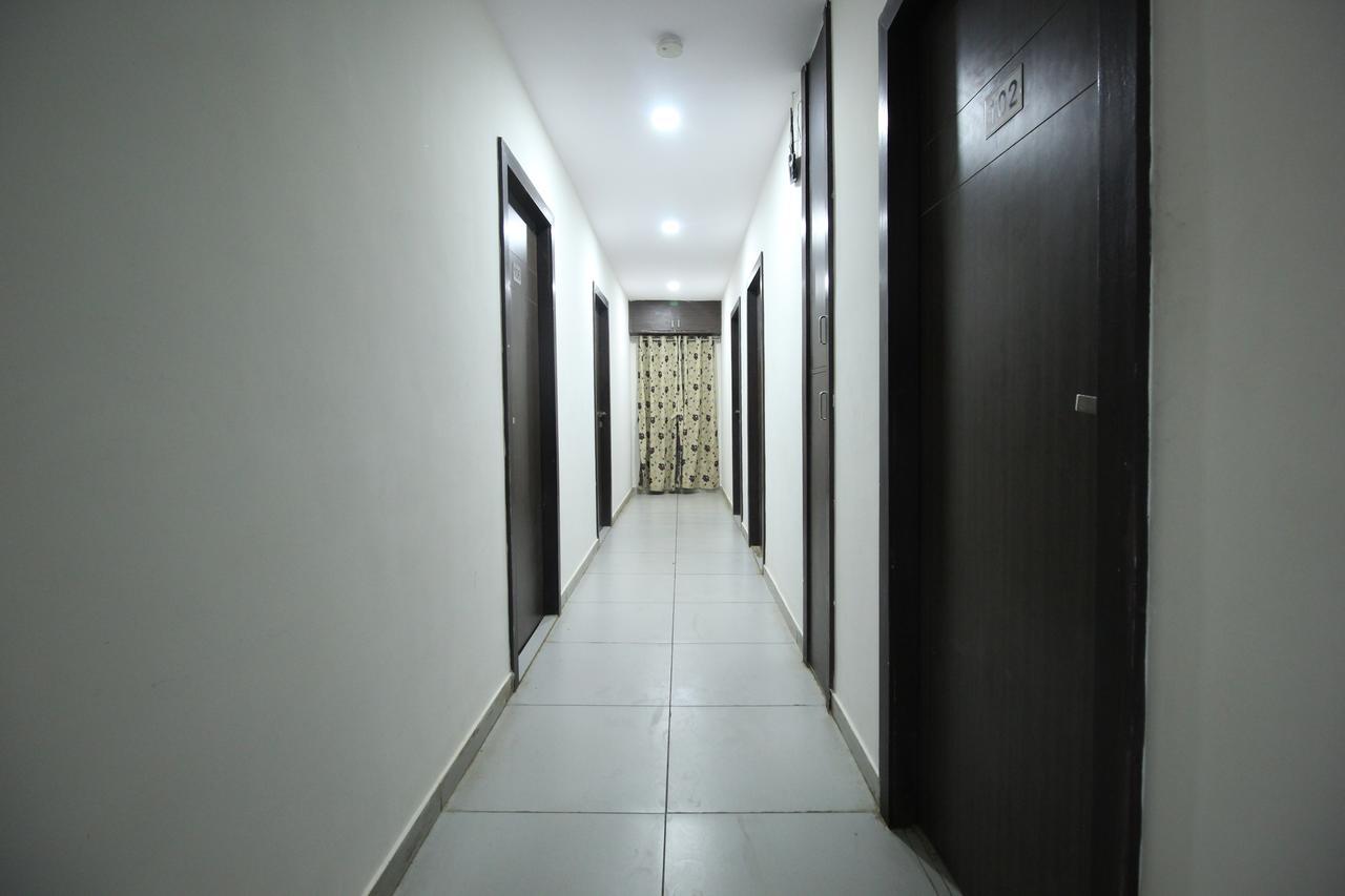 New Rajdhani Hotel Vadodara Exteriör bild