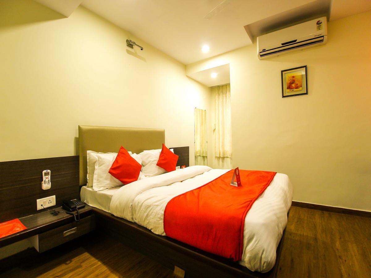 New Rajdhani Hotel Vadodara Exteriör bild