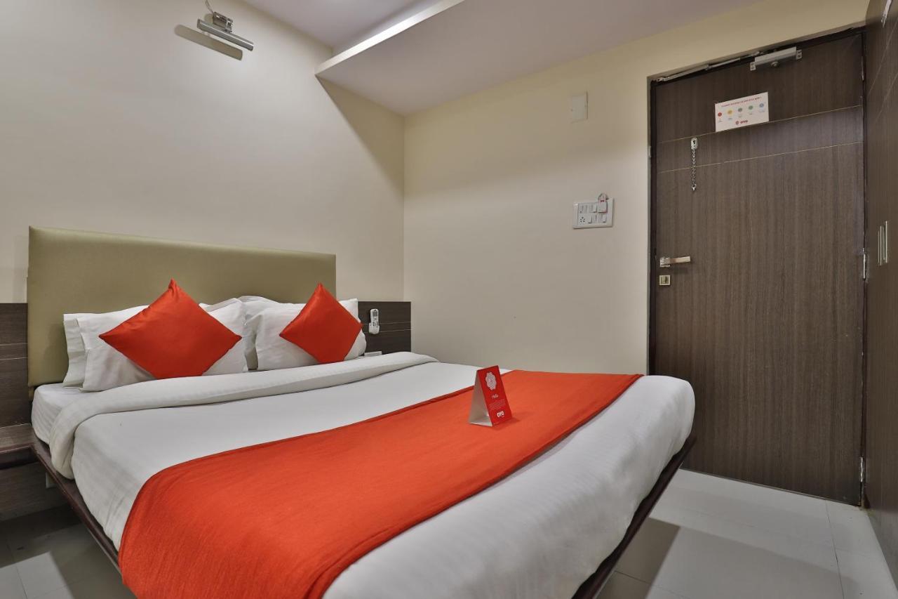 New Rajdhani Hotel Vadodara Exteriör bild